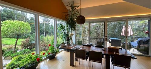 Elka Park House | Cozy Modern Mountain Getaway - Near Hunter HITS & Woodstock