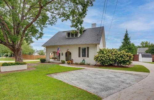 Norcross Cottage | Cozy + Modern Norcross Hideaway w/Covered Porches