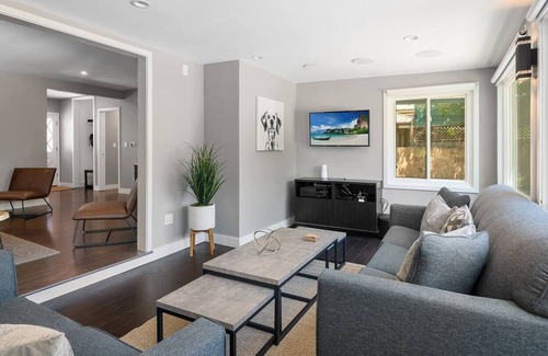 Canoga Park House | Cozy, Modern Pool Home in Los Angeles!