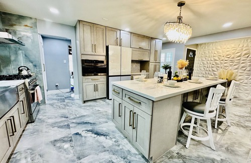 Westminster House | Cozy modern rose house 3-bedrooms pets friendly in Garden Grove, Californian