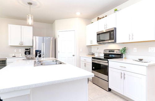 San Carlos Park House | Cozy Modern Spacious House Perfect Location