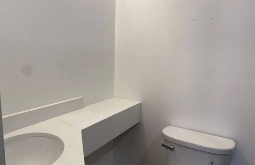 Palmerston Apartment | Cozy modern studio in the heart of Downtown Toronto. Walk to subway & university