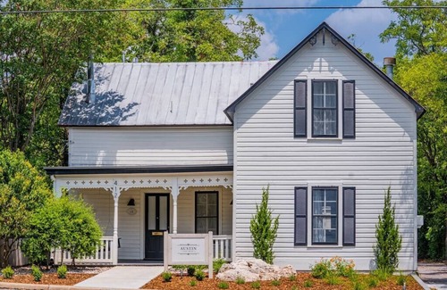 Fredericksburg Apartment | Cozy Modern Suite in Fredericksburg