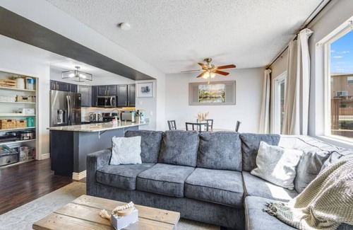 Southeast Colorado Springs House | Cozy Modern Townhome