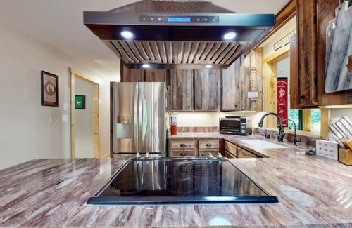 Newland House | Cozy mountain cabin close to Linville, Grandfather Mountain & Boone