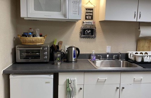 Crestline Apartment | Cozy Mountain Cabin Escape, 7 min to Lake Gregory