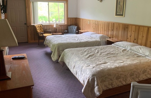 Oliverea Ski Chalet | Cozy Mountain Chalet at forestHaus