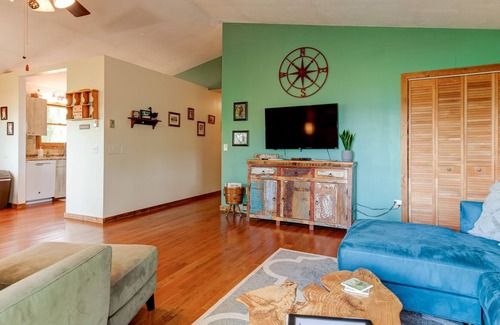 Waynesville House | Cozy Mountain Hideaway with wrap around deck, pano views, and hot tub! 🌳 🔥 ⛰