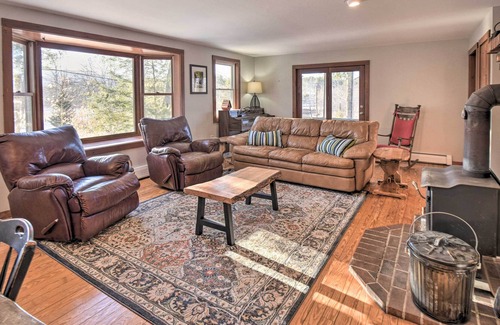 Alexandria House | Cozy Mountain Home - 3 Mi to New Found Lake!