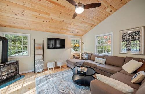 Gilford House | Cozy Mountain Retreat Fireplace Deck Near Lakes
