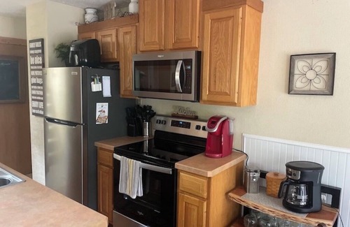 White Haven House | Cozy mountain retreat for rent