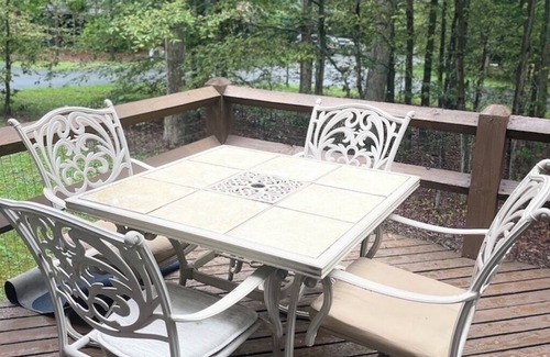 White Haven House | Cozy mountain retreat for rent