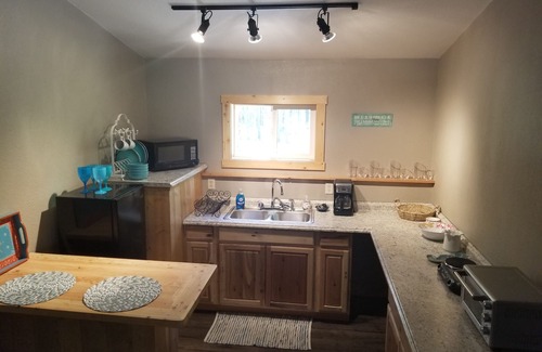 Coram Apartment | “Cozy Mountain Suites - #2 just 5 minutes from Glacier Park”