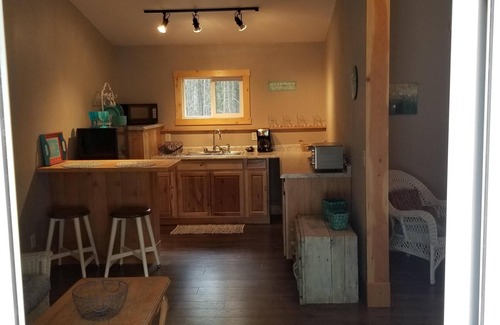 Coram Apartment | “Cozy Mountain Suites - #2 just 5 minutes from Glacier Park”