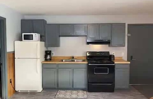 Bessemer House | Cozy Mountain View Condo at Powderhorn Mountain