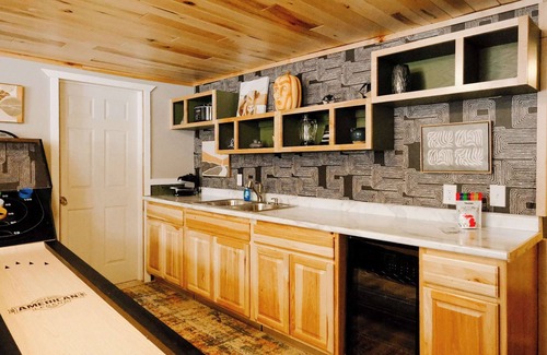 Bessemer House | Cozy Mountain View Condo at Powderhorn Mountain