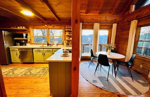 Lake Lure Cabin | Cozy Mountain View Cabin Retreat - Private Lake & Fire Pit