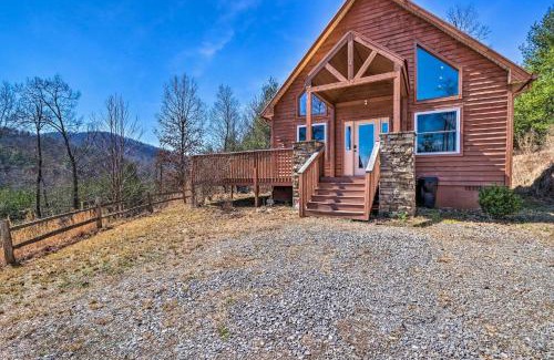 Unaka House | Cozy Murphy Cabin Rental with Mountain Views!