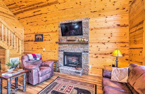 Unaka House | Cozy Murphy Cabin Rental with Mountain Views!