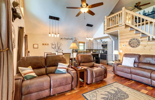 Unaka Cabin | Cozy Murphy Cabin w/Decks & Mountain Views!