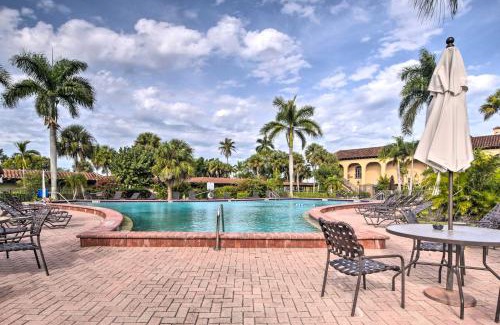 Naples Apartment | Cozy Naples Retreat with Community Pool and Water View