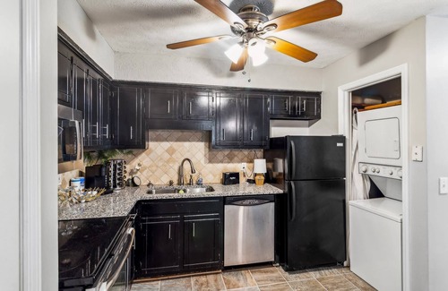 Music Row Apartment | Cozy Nashville Condo: Pets Welcome, Free Park!