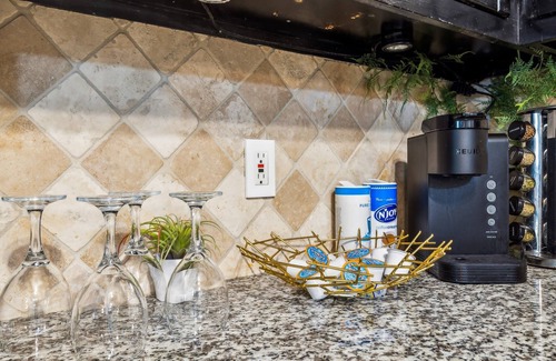 Music Row Apartment | Cozy Nashville Condo: Pets Welcome, Free Park!