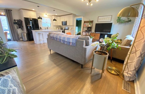 Nashville House | Cozy Nashville Home 3BR - Stylish Vibes & Dog Yard
