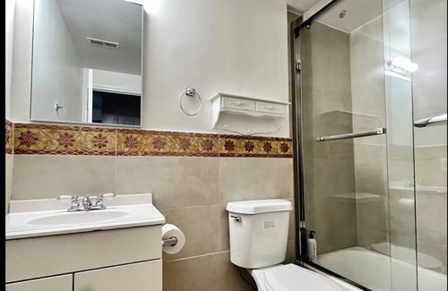 Center City Apartment | Cozy Nest 2bd apartment next to Convention Center
