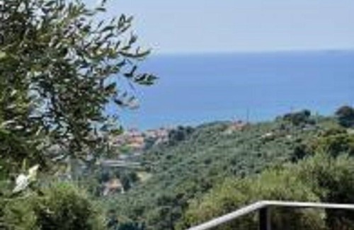 Diano Castello Apartment | Cozy, new, comfortable sea view apartment with large outdoor space