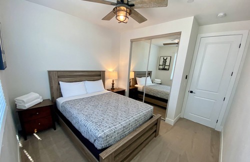 Claremont House | Cozy New Home in Claremont in Los Angeles near Colleges & Padua Hills Theater