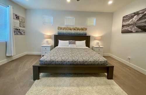 Claremont House | Cozy New Home in Claremont in Los Angeles near Colleges & Padua Hills Theater