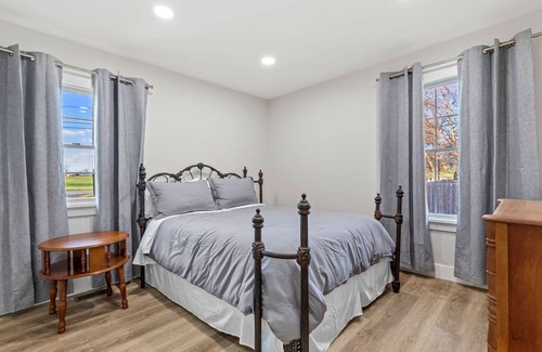 Skaneateles House | Cozy & newly-renovated ranch nestled in the town of Skaneateles.