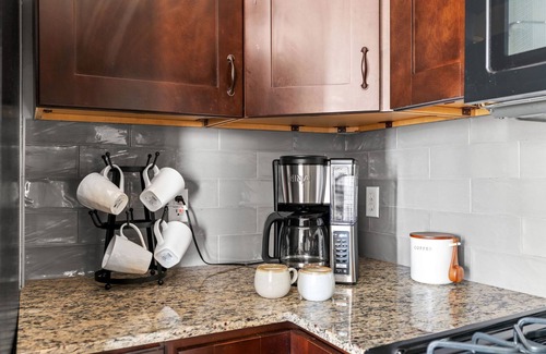 Pflugerville House | Cozy North Austin Retreat with Parks & Pickleball Courts! Near Domain!nn