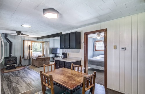 Northwoods Beach House | Cozy Northwoods cabin, steps away from Lac Courte Oreilles!!