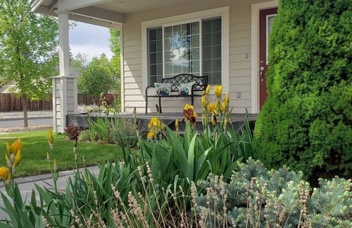 Boyd Acres House | Cozy NW Escape Close To River Access.Dog Friendly /Hot Tub