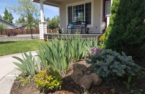 Boyd Acres House | Cozy NW Escape Close To River Access.Dog Friendly /Hot Tub