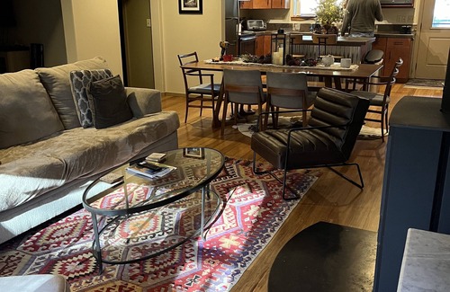 Deschutes River Woods House | Cozy Oasis on 1 acre in BEND