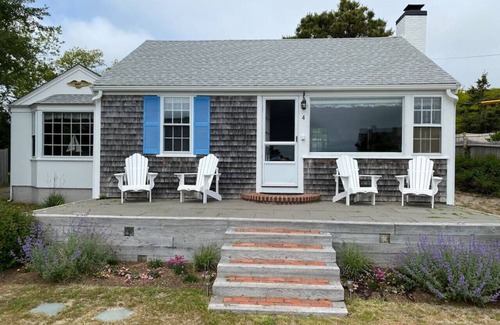 West Harwich Cottage | Cozy Oceanview 1BR Cottage Across from the Beach!