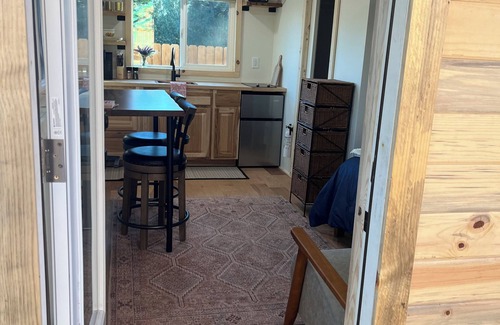 West Sedona Cabin | Cozy off grid cabin within walking distance to Oak Creek and Epic hiking trails!