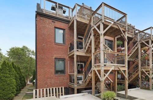 Old Town West Apartment | Cozy Old Town Apartment