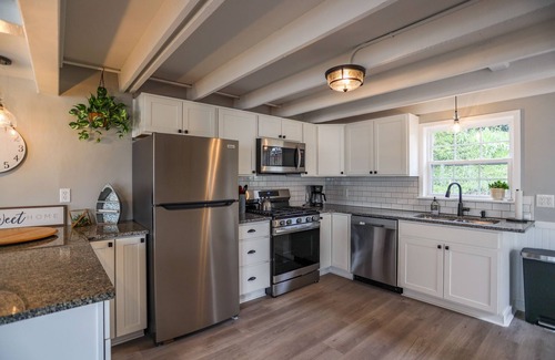 Seneca Falls House | Cozy on Cayuga: "Lakeside Wine Country Dream Home!"