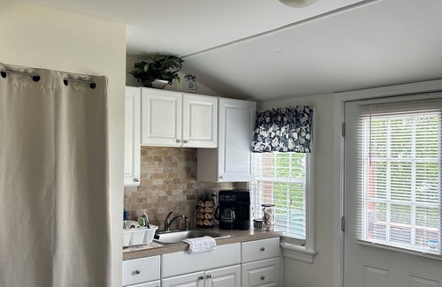 Newport East Apartment | Cozy One Bedroom 2nd Floor Apartment close to downtown Newport and Naval Base.