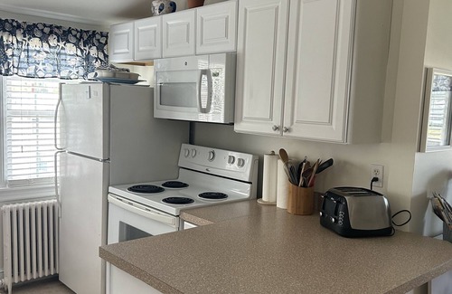 Newport East Apartment | Cozy One Bedroom 2nd Floor Apartment close to downtown Newport and Naval Base.