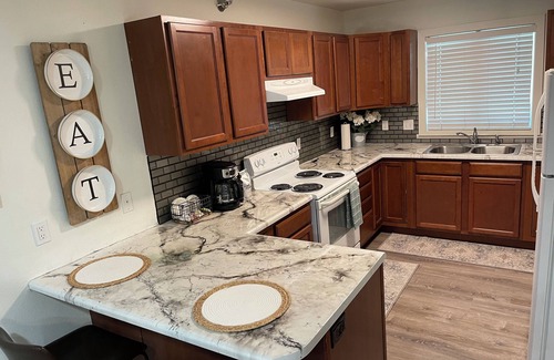 Sheridan Apartment | Cozy One Bedroom Apartment in Sheridan