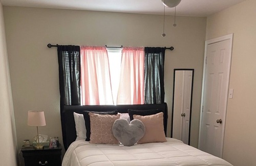 Stone Oak House | Cozy one bedroom in a nice neighborhood