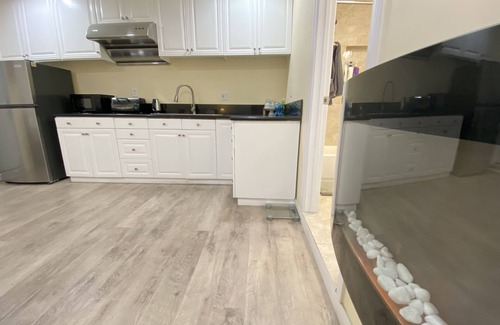 Charter Oak House | Cozy one bedroom studio newly remodeled