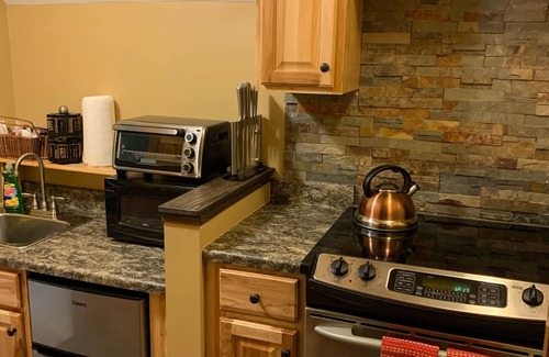 Paradox Apartment | Cozy One Bedroom studio suite in idyllic Adirondack setting