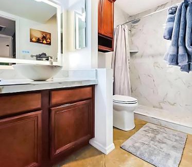Oak Creek Apartment | Cozy & Peaceful Sedona Condo with Pool, walk to Restaurants, Shops & Hiking Nearby