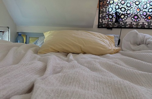 Eagle Rock Apartment | Cozy peaceful unique tiny loft Highland Park - Los Angeles with fan